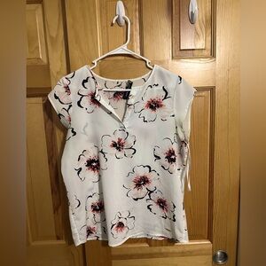 Ivanka Trump short sleeve floral blouse